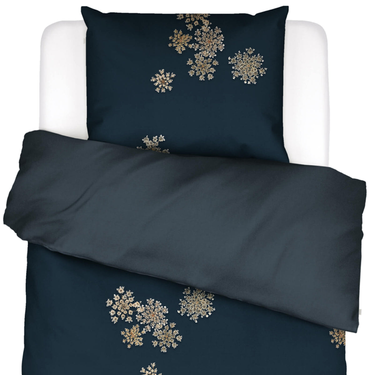 bettwaesche essenza blau blueten weiß baumwollsatin