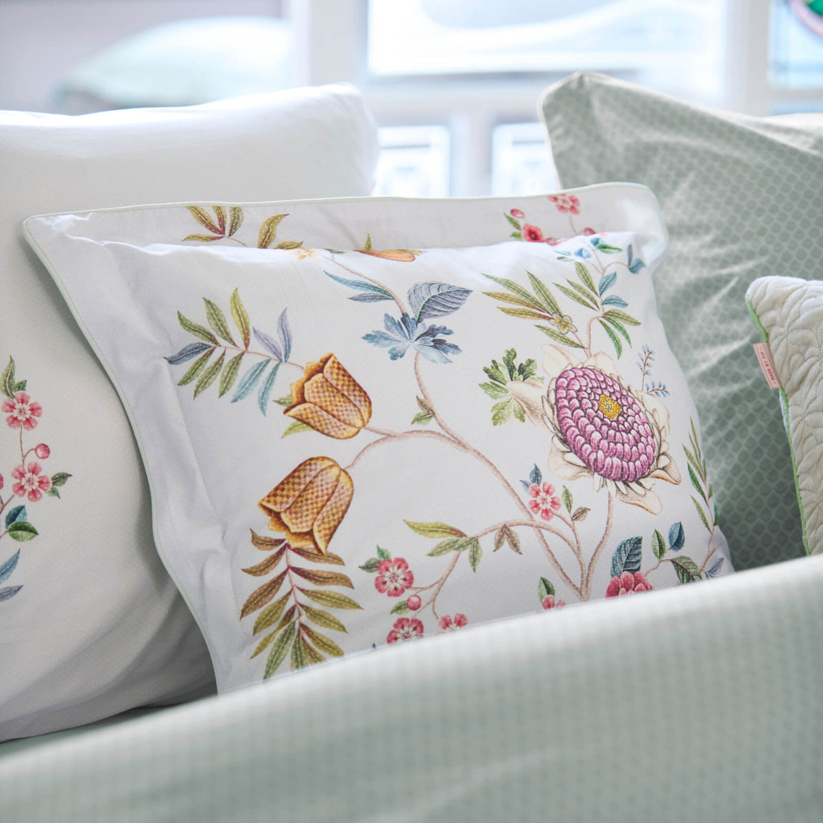 zierkissen gebluemt floral blueten zweige