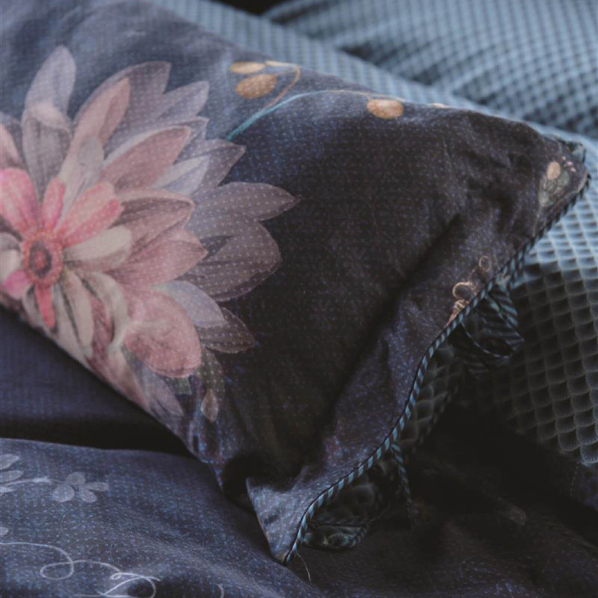 zierkissen gebluemt floral boegen blau