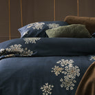 bettwaesche essenza blau blueten weiß baumwollsatin