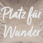 kissenhuelle letters schriftzug weiß samtoptik