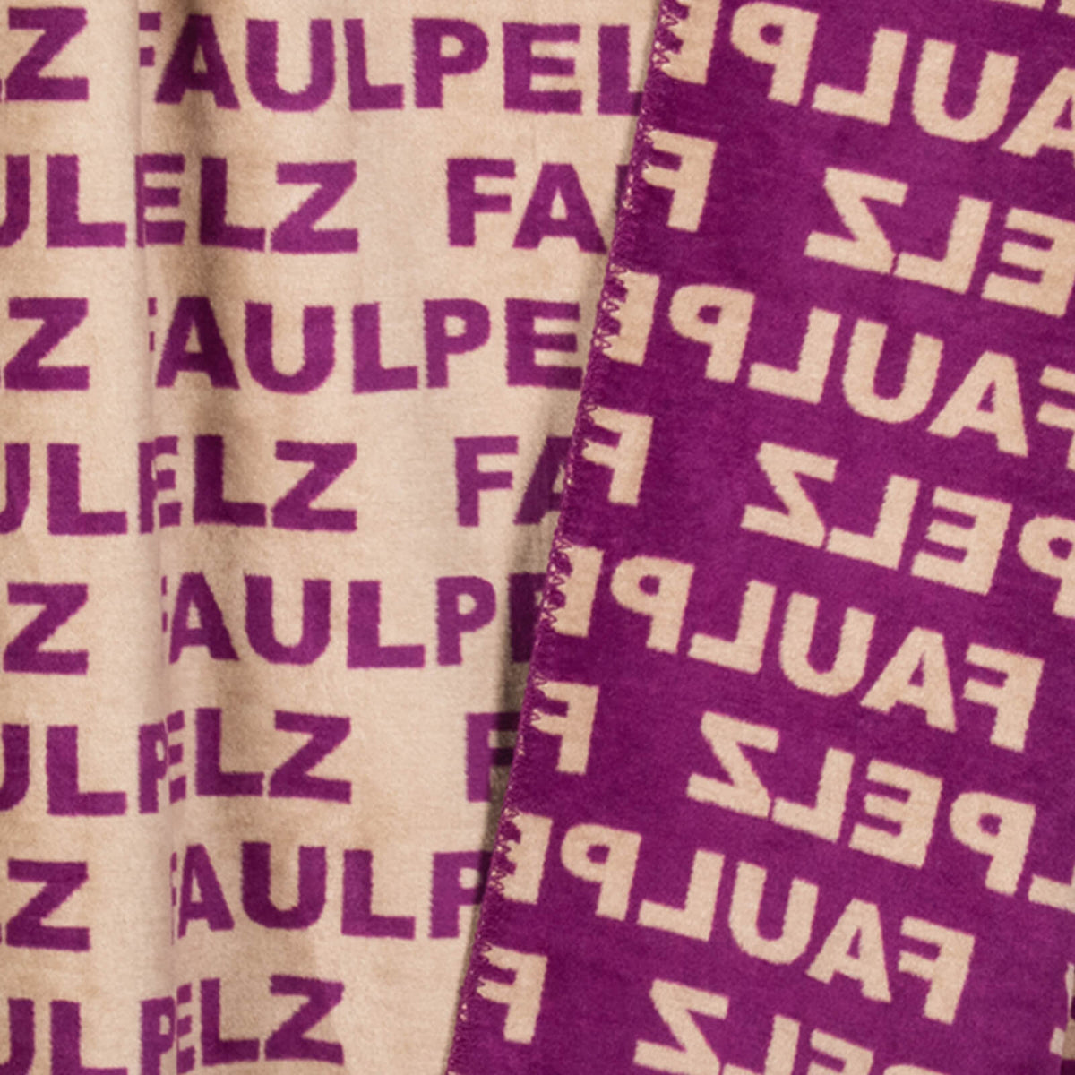 wohndecke pad home text invertiert natural violett