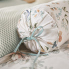 zierkissen gebluemt floral wende weiß